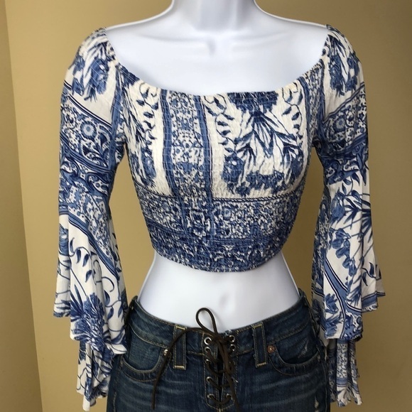 LF off the shoulder crop top - Picture 1 of 6